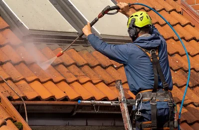 Démoussage et hydrofuge de toiture à Vains